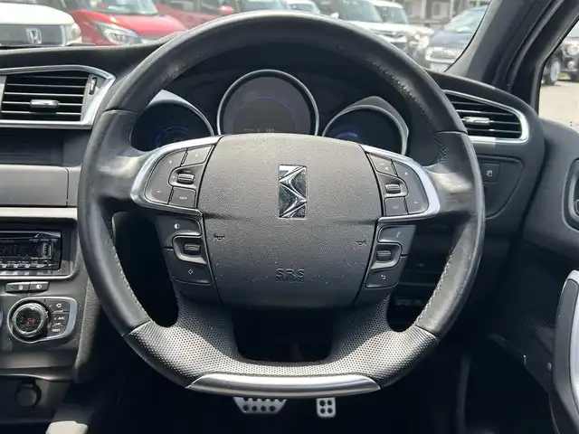ＤＳオートモビル ＤＳ４ クロスバック 愛知県 2016(平28)年 7.1万km ブランナクレ 純正17インチAW/LEDヘッドライト/フォグランプ/CDラジオオーディオ/ドライブレコーダー/ETC/ハーフレザーシート/ルーフレール/スマートキー/スペアタイヤ
