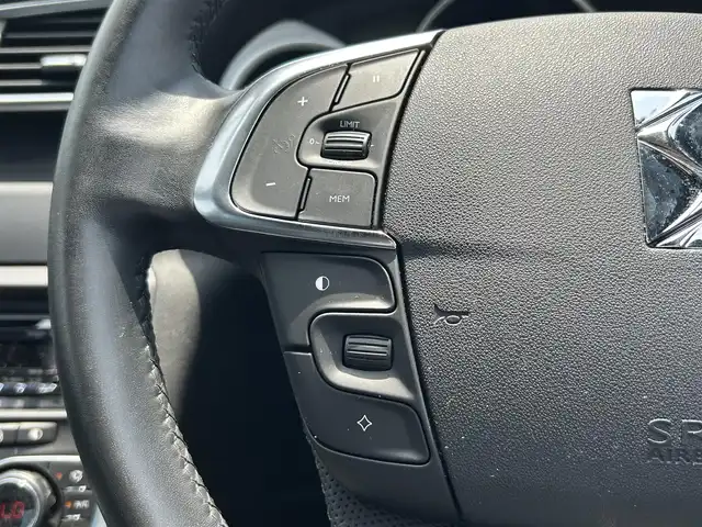 ＤＳオートモビル ＤＳ４ クロスバック 愛知県 2016(平28)年 7.1万km ブランナクレ 純正17インチAW/LEDヘッドライト/フォグランプ/CDラジオオーディオ/ドライブレコーダー/ETC/ハーフレザーシート/ルーフレール/スマートキー/スペアタイヤ