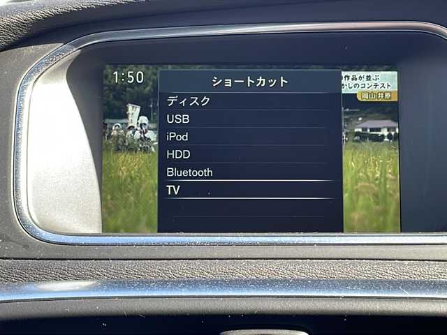 ボルボ Ｖ４０ D4 長野県 2016(平28)年 4万km 白 純正HDDナビ/Bluetooth Audio/フルセグテレビ/バックカメラ/純正17インチアルミホイール/ブラインドスポットモニター/前後ドライブレコーダー/クルーズコントロール/革巻きステアリング/ステアリングスイッチ/コーナーセンサー/車線逸脱警報/パドルシフト/パワーシート/HIDヘッドライト/オートライト/ウィンカーミラー/プッシュスタート/スマートキー/ETC