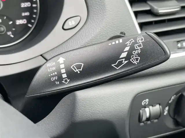 アウディ Ｑ３ 2．0 TFSI クワトロ 211PS 石川県 2015(平27)年 2.7万km 白 純正18incAW/純正HDDナビ/バックカメラ/前後ソナー/ドライブレコーダー(全方位型)/キーレスエントリー/エンジンスタートボタン/オートライト/HIDヘッドライト/フォグランプ(前後)/トノカバー/ドアバイザー/ETC
