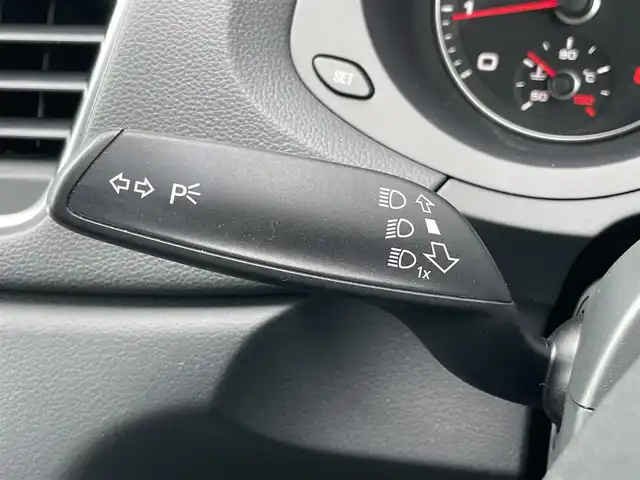 アウディ Ｑ３ 2．0 TFSI クワトロ 211PS 石川県 2015(平27)年 2.7万km 白 純正18incAW/純正HDDナビ/バックカメラ/前後ソナー/ドライブレコーダー(全方位型)/キーレスエントリー/エンジンスタートボタン/オートライト/HIDヘッドライト/フォグランプ(前後)/トノカバー/ドアバイザー/ETC