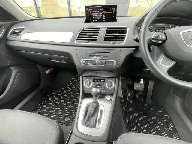 アウディ Ｑ３ 2．0 TFSI クワトロ 211PS 石川県 2015(平27)年 2.7万km 白 純正18incAW/純正HDDナビ/バックカメラ/前後ソナー/ドライブレコーダー(全方位型)/キーレスエントリー/エンジンスタートボタン/オートライト/HIDヘッドライト/フォグランプ(前後)/トノカバー/ドアバイザー/ETC