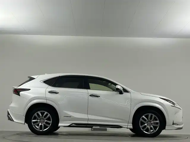 レクサス ＮＸ 300h バージョンL 埼玉県 2014(平26)年 7.8万km ソニッククォーツ パノラマムーンルーフ モデリスタ　3眼ヘッドライト　純正ナビ Bluetooth CD/DVD 電動リアゲート 電動格納シート 温シート 冷シート レザーシート レーダークルーズコントロール コーナーセンサー スペアキー HUD