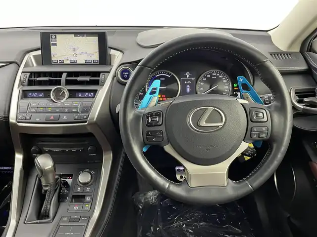 レクサス ＮＸ 300h バージョンL 埼玉県 2014(平26)年 7.8万km ソニッククォーツ パノラマムーンルーフ モデリスタ　3眼ヘッドライト　純正ナビ Bluetooth CD/DVD 電動リアゲート 電動格納シート 温シート 冷シート レザーシート レーダークルーズコントロール コーナーセンサー スペアキー HUD