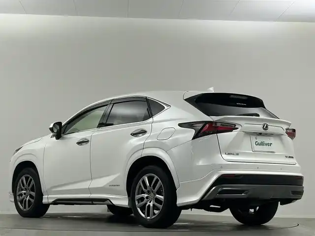 レクサス ＮＸ 300h バージョンL 埼玉県 2014(平26)年 7.8万km ソニッククォーツ パノラマムーンルーフ モデリスタ　3眼ヘッドライト　純正ナビ Bluetooth CD/DVD 電動リアゲート 電動格納シート 温シート 冷シート レザーシート レーダークルーズコントロール コーナーセンサー スペアキー HUD