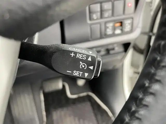 トヨタ ノア Si ダブルバイビーⅢ 滋賀県 2020(令2)年 4.6万km ホワイトパールクリスタルシャイン 純正9インチナビ/・フルセグTV/・Bluetooth/・CD/・DVD/バックカメラ/クルーズコントロール/前後ドライブレコーダー/両側パワースライドドア/ハーフレザーシート/ETC/オートライト/オートハイビーム/ＬＥＤヘッドライト/ＭＴモード付ＡＴ