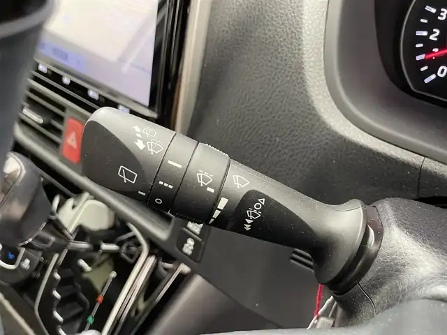 トヨタ ノア Si ダブルバイビーⅢ 滋賀県 2020(令2)年 4.6万km ホワイトパールクリスタルシャイン 純正9インチナビ/・フルセグTV/・Bluetooth/・CD/・DVD/バックカメラ/クルーズコントロール/前後ドライブレコーダー/両側パワースライドドア/ハーフレザーシート/ETC/オートライト/オートハイビーム/ＬＥＤヘッドライト/ＭＴモード付ＡＴ