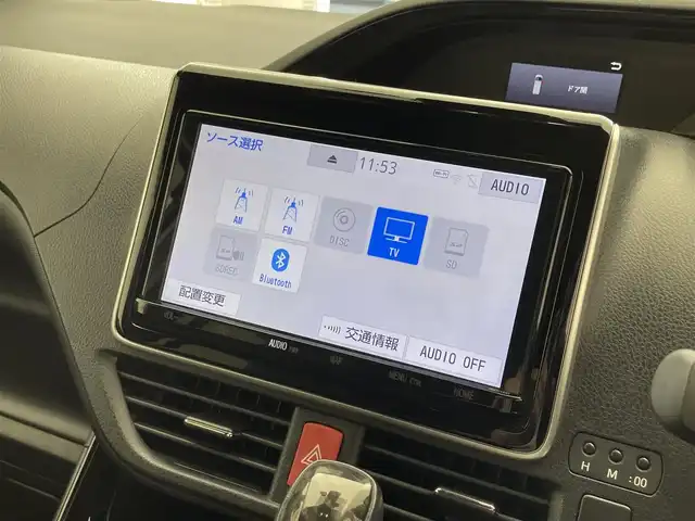 トヨタ ノア Si ダブルバイビーⅢ 滋賀県 2020(令2)年 4.6万km ホワイトパールクリスタルシャイン 純正9インチナビ/・フルセグTV/・Bluetooth/・CD/・DVD/バックカメラ/クルーズコントロール/前後ドライブレコーダー/両側パワースライドドア/ハーフレザーシート/ETC/オートライト/オートハイビーム/ＬＥＤヘッドライト/ＭＴモード付ＡＴ