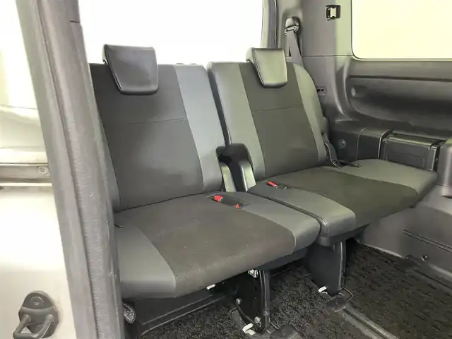 トヨタ ノア Si ダブルバイビーⅢ 滋賀県 2020(令2)年 4.6万km ホワイトパールクリスタルシャイン 純正9インチナビ/・フルセグTV/・Bluetooth/・CD/・DVD/バックカメラ/クルーズコントロール/前後ドライブレコーダー/両側パワースライドドア/ハーフレザーシート/ETC/オートライト/オートハイビーム/ＬＥＤヘッドライト/ＭＴモード付ＡＴ