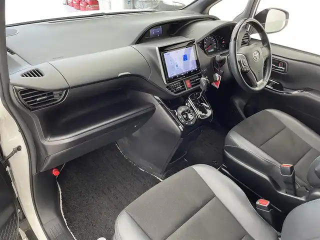 トヨタ ノア Si ダブルバイビーⅢ 滋賀県 2020(令2)年 4.6万km ホワイトパールクリスタルシャイン 純正9インチナビ/・フルセグTV/・Bluetooth/・CD/・DVD/バックカメラ/クルーズコントロール/前後ドライブレコーダー/両側パワースライドドア/ハーフレザーシート/ETC/オートライト/オートハイビーム/ＬＥＤヘッドライト/ＭＴモード付ＡＴ