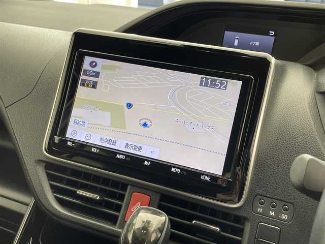 トヨタ ノア Si ダブルバイビーⅢ 滋賀県 2020(令2)年 4.6万km ホワイトパールクリスタルシャイン 純正9インチナビ/・フルセグTV/・Bluetooth/・CD/・DVD/バックカメラ/クルーズコントロール/前後ドライブレコーダー/両側パワースライドドア/ハーフレザーシート/ETC/オートライト/オートハイビーム/ＬＥＤヘッドライト/ＭＴモード付ＡＴ