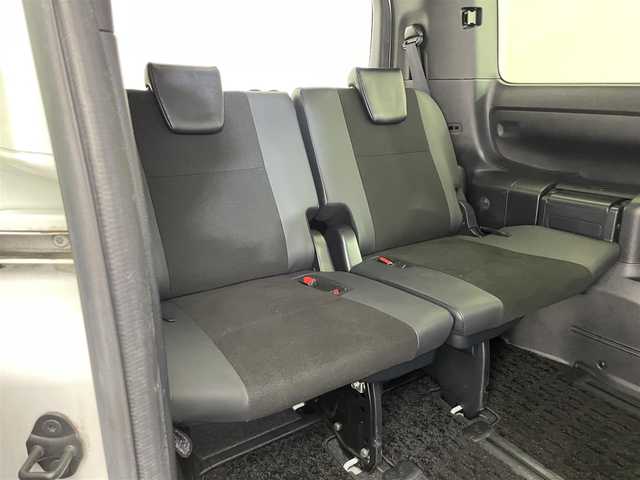 トヨタ ノア Si ダブルバイビーⅢ 滋賀県 2020(令2)年 4.6万km ホワイトパールクリスタルシャイン 純正9インチナビ/・フルセグTV/・Bluetooth/・CD/・DVD/バックカメラ/クルーズコントロール/前後ドライブレコーダー/両側パワースライドドア/ハーフレザーシート/ETC/オートライト/オートハイビーム/ＬＥＤヘッドライト/ＭＴモード付ＡＴ