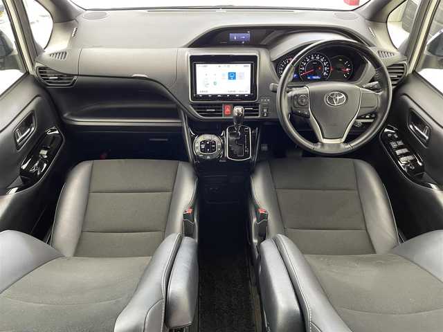 トヨタ ノア Si ダブルバイビーⅢ 滋賀県 2020(令2)年 4.6万km ホワイトパールクリスタルシャイン 純正9インチナビ/・フルセグTV/・Bluetooth/・CD/・DVD/バックカメラ/クルーズコントロール/前後ドライブレコーダー/両側パワースライドドア/ハーフレザーシート/ETC/オートライト/オートハイビーム/ＬＥＤヘッドライト/ＭＴモード付ＡＴ