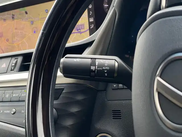 レクサス ＥＳ 300h 山梨県 2019(令1)年 4万km ソニッククォーツ 純正メモリナビ/フルセグ/Bluetooth/バックカメラ/三眼LED/SR/プリクラッシュ/レーダークルーズコントロール/LKA/BSM/ベージュ革/シートヒーター /ベンチレーション/リアサンシェード/ETC2.0/純正18インチAW