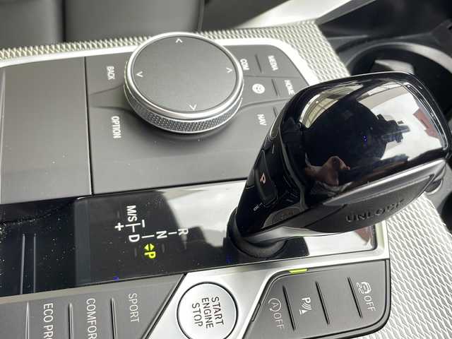 ＢＭＷ ＢＭＷ ４２０ｉ クーペ Mスポーツ 宮崎県 2023(令5)年 1.7万km サファイアブラックP 純正ＨＤＤナビ、Ｂｌｕｅｔｏｏｔｈ接続、全方位カメラ、運転席助手席パワーシート、ＢＳＭ、コーナーセンサー、ワイヤレス充電、衝突被害軽減システム、純正アルミホイール１８インチ、ＥＴＣ、純正フロアマット　パワーバックドア　取扱説明書