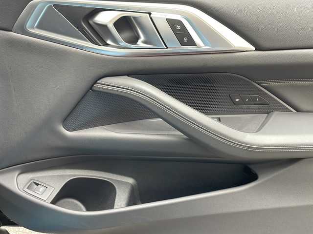 ＢＭＷ ＢＭＷ ４２０ｉ クーペ Mスポーツ 宮崎県 2023(令5)年 1.7万km サファイアブラックP 純正ＨＤＤナビ、Ｂｌｕｅｔｏｏｔｈ接続、全方位カメラ、運転席助手席パワーシート、ＢＳＭ、コーナーセンサー、ワイヤレス充電、衝突被害軽減システム、純正アルミホイール１８インチ、ＥＴＣ、純正フロアマット　パワーバックドア　取扱説明書