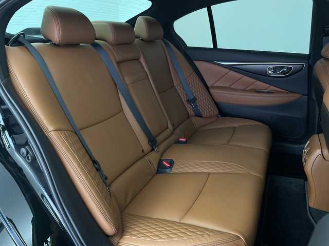 日産 スカイライン 400R 愛知県 2023(令5)年 1.2万km ＤグリーンＭ 法人ワンオーナー/カラーコードDAP ミッドナイトパープル（RM）/８インチ＆７インチツインディスプレイ純正ナビ/・フルセグ/・CD/DVD/・Bluetooth/・USB・AUX/インテリジェントアラウンドビューモニター/純正ドライブレコーダー/ビルトインETC/BOSEサウンドシステム/インテリジェントエマージェンシーブレーキ/後側方衝突防止支援システム/車線逸脱防止支援システム/インテリジェントクルーズコントロール/ハイビームアシスト・アクティブAFS/パーソナルドライビングポジションメモリーシステム/運転席・助手席パワーシート/シートヒーター/ウェッズスポーツアルミホイール