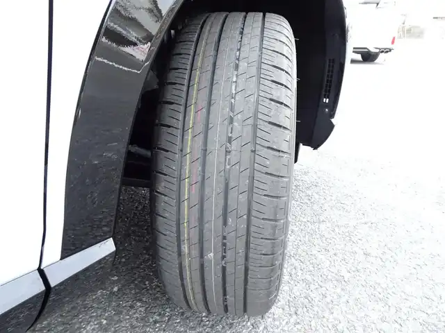 ホンダ ヴェゼル ハイブリッド e:HEV Z PLaYパッケージ 千葉県 2025(令7)年 0.1千km プレミアムサンライトホワイトパール 【登録済未使用車】/【プレミアムサンライトホワイトP/ブラック】/Honda CONNECTディスプレー（9インチ）/（ナビ/フルセグTV/USB/BT)/マルチビューカメラシステム（メーカーOP）/パノラマルーフ （メーカーOP）/プレミアムオーディオ（メーカーOP）/ETC2.0/Honda SENSING/ハンズフリーパワーテールゲート/ワイヤレス充電器/ブラインドスポットインフォメーション/純正18インチAW/コンビシート（ファブリック/プライムスムース）/LEDシーケンシャルターンシグナルランプ/プッシュスタート/スマートキー/LEDヘッドライト/フォグランプ/LEDルームランプ/保証書/取扱説明書/