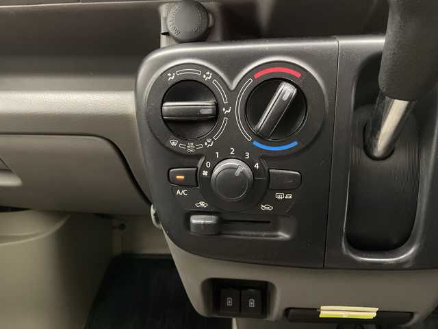 スズキ エブリイ JOINターボ 長野県 2021(令3)年 2.1万km シルキーシルバーメタリック デュアルカメラブレーキサポート/インタークーラーターボ/社外オーディオ/パートタイム４WD/リアヒーター/パーキングアシスト/電動格納ミラー/冬タイヤ積み込み/社外フロアマット（ゴム）/ドアバイザー/スペアーキー/キセノンライト