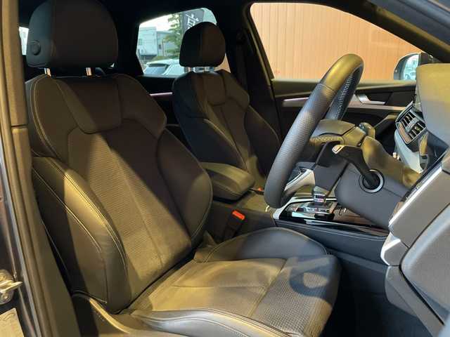 アウディ アウディ Ｑ５ SB 40TDIクワトロ Sライン 愛知県 2022(令4)年 1万km デイトナグレーパールエフェクト ワンオーナー/ブラックスタイリングパッケージ/コンフォートパッケージ/マトリクスLEDヘッドライト/純正ナビ/フルセグTV/360度カメラ/ACC/LKA/BSM/ステアリングヒーター/全席シートヒーター/ワイヤレスチャージング/純正19インチアルミホイール