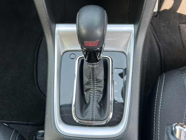 スバル レヴォーグ 1．6GT 岐阜県 2014(平26)年 13.5万km クリスタルブラックシリカ /社外カロッツェリア7インチSDナビ/(ワンセグTV/FM/AM/AUX)//バックカメラ//ドラレコ前//ビルトインETC//クルーズコントロール//インテリジェントドライブモード//パドルシフト//雨天感知式ワイパー//純正AW17インチスタッドレスタイヤ×4//ステアリングスイッチ//アイドリングストップ//スマートキー//スペアキー×1//HDMI//取説//保証書