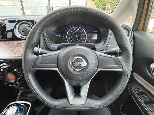日産 ノート e－パワー X 宮城県 2017(平29)年 6.3万km ギャラクシーゴールド 登録時走行距離６２８３７ｋｍ/純正ナビ/・フルセグテレビ/・Bluetooth/・CD/DVD/・ＡＭ／ＦＭ/バックカメラ/インテリジェントＬＩ/オートライト/純正アルミホイール/衝突被害軽減ブレーキ/ウインカーミラー/電格ミラー