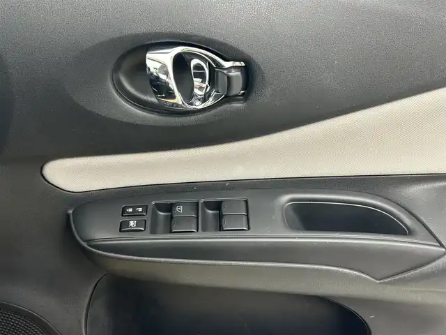 日産 ノート e－パワー X 熊本県 2017(平29)年 6.3万km ギャラクシーゴールド 純正ナビMJ116D-W/・フルセグテレビ/・Bluetooth/・CD/・ＡＭ／ＦＭ/・AUX/・ipod/バックカメラ/純正前方ドライブレコーダー/ETC/衝突軽減ブレーキ/レーンキープアシスト/横滑り防止/電動格納ミラー/純正フロアマット/オートライト/LEDヘッドライト/スマートキー/プッシュスタート/取扱説明書