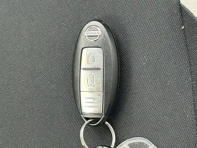 日産 ノート e－パワー X 熊本県 2017(平29)年 6.3万km ギャラクシーゴールド 純正ナビMJ116D-W/・フルセグテレビ/・Bluetooth/・CD/・ＡＭ／ＦＭ/・AUX/・ipod/バックカメラ/純正前方ドライブレコーダー/ETC/衝突軽減ブレーキ/レーンキープアシスト/横滑り防止/電動格納ミラー/純正フロアマット/オートライト/LEDヘッドライト/スマートキー/プッシュスタート/取扱説明書