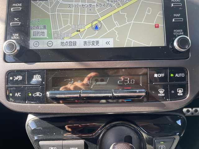 トヨタ プリウス S ツーリングセレ ブラックED 三重県 2022(令4)年 4.7万km プレシャスブラックパール 登録時46795km/禁煙車/黒革シート/純正ナビ/（AM/FM/Bluetooth/AppleCarPlay/AndroidAuto）/バックカメラ/ビルトインETC/レーダークルーズコントロール/ステアリングスイッチ/オートライト/オートハイビーム/シートヒーター/プリクラッシュセーフティ/レーンキープアシスト/クリアランスソナー/先行車発進お知らせ機能