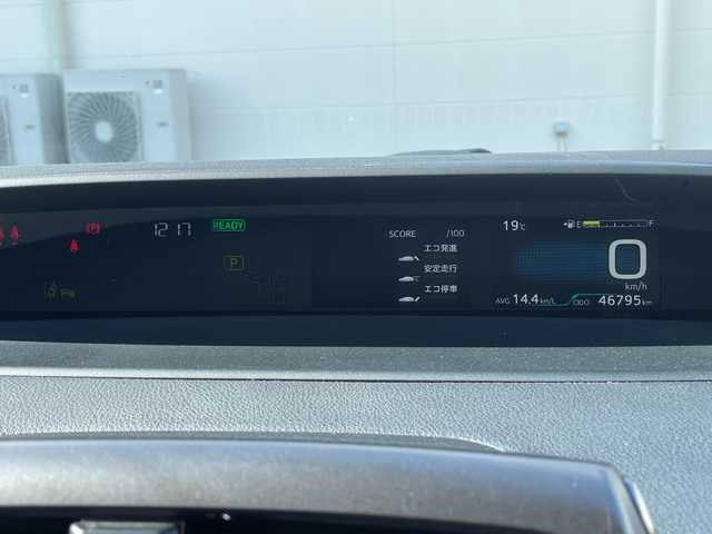 トヨタ プリウス S ツーリングセレ ブラックED 三重県 2022(令4)年 4.7万km プレシャスブラックパール 登録時46795km/禁煙車/黒革シート/純正ナビ/（AM/FM/Bluetooth/AppleCarPlay/AndroidAuto）/バックカメラ/ビルトインETC/レーダークルーズコントロール/ステアリングスイッチ/オートライト/オートハイビーム/シートヒーター/プリクラッシュセーフティ/レーンキープアシスト/クリアランスソナー/先行車発進お知らせ機能