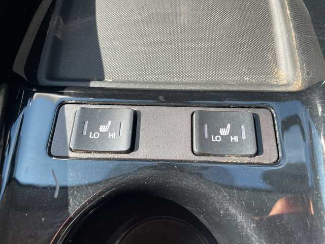 トヨタ プリウス S ツーリングセレ ブラックED 三重県 2022(令4)年 4.7万km プレシャスブラックパール 登録時46795km/禁煙車/黒革シート/純正ナビ/（AM/FM/Bluetooth/AppleCarPlay/AndroidAuto）/バックカメラ/ビルトインETC/レーダークルーズコントロール/ステアリングスイッチ/オートライト/オートハイビーム/シートヒーター/プリクラッシュセーフティ/レーンキープアシスト/クリアランスソナー/先行車発進お知らせ機能