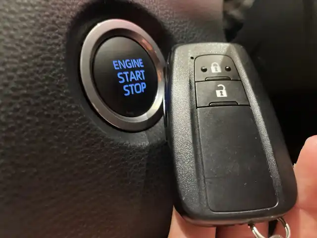 トヨタ カローラツーリング S 埼玉県 2019(令1)年 1.6万km ホワイトパールクリスタルシャイン トヨタセーフティーセンス　/ディスプレイオーディオ/　　BT/Apple Carplay　/バックカメラ　/レーダークルーズコントロール　/LEDオートライト　/純正16インチアルミホイール　/電子パーキング　/ステアリングスイッチ　/純正ETC