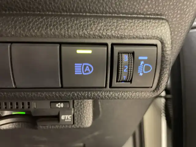 トヨタ カローラツーリング S 埼玉県 2019(令1)年 1.6万km ホワイトパールクリスタルシャイン トヨタセーフティーセンス　/ディスプレイオーディオ/　　BT/Apple Carplay　/バックカメラ　/レーダークルーズコントロール　/LEDオートライト　/純正16インチアルミホイール　/電子パーキング　/ステアリングスイッチ　/純正ETC
