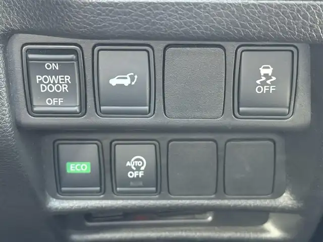 日産 エクストレイル 20X 長崎県 2018(平30)年 10.7万km ダイヤモンドブラック ワンオーナー/純正SDナビ(FM/AM/BT/ワンセグ/CD/DVD)/プッシュスタート/スマートキー/ステアリングスイッチ/パートタイム4WD/ビルトインETC/純正ドラレコ/純正フロアマット/純正18インチアルミホイール/バックカメラ/アイドリングストップ/パワーバックドア/ABS/横滑り防止装置/前後コーナーセンサー/オートライト/ヒルディセントコントロール/LEDヘッドライト/SRSダブルエアバッグ/ISOFIX/車両取扱説明書/ナビ取扱説明書/ドラレコ取扱説明書/保証書/スペアキー1本