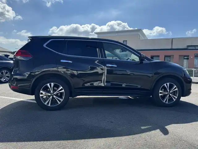 日産 エクストレイル 20X 長崎県 2018(平30)年 10.7万km ダイヤモンドブラック ワンオーナー/純正SDナビ(FM/AM/BT/ワンセグ/CD/DVD)/プッシュスタート/スマートキー/ステアリングスイッチ/パートタイム4WD/ビルトインETC/純正ドラレコ/純正フロアマット/純正18インチアルミホイール/バックカメラ/アイドリングストップ/パワーバックドア/ABS/横滑り防止装置/前後コーナーセンサー/オートライト/ヒルディセントコントロール/LEDヘッドライト/SRSダブルエアバッグ/ISOFIX/車両取扱説明書/ナビ取扱説明書/ドラレコ取扱説明書/保証書/スペアキー1本