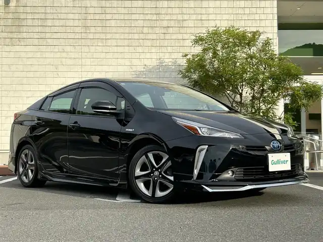 トヨタ プリウス Sツーリングセレクション 愛媛県 2019(平31)年 8.4万km 黒 モデリスタエアロ（フロント・サイド・リア）/純正ナビ（NSZT-W68T）/・Bluetooth/・CD/DVD/フルセグTV/バックカメラ/ETC/レザーシート/純正フロアマット/純正17インチAW/衝突軽減システム/レーンキープアシスト/オートライト/オートマチックハイビーム/コーナセンサー/スマートキー/スペアキー