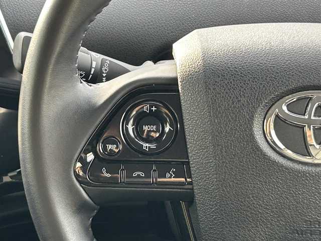 トヨタ プリウス Sツーリングセレクション 愛媛県 2019(平31)年 8.4万km 黒 モデリスタエアロ（フロント・サイド・リア）/純正ナビ（NSZT-W68T）/・Bluetooth/・CD/DVD/フルセグTV/バックカメラ/ETC/レザーシート/純正フロアマット/純正17インチAW/衝突軽減システム/レーンキープアシスト/オートライト/オートマチックハイビーム/コーナセンサー/スマートキー/スペアキー