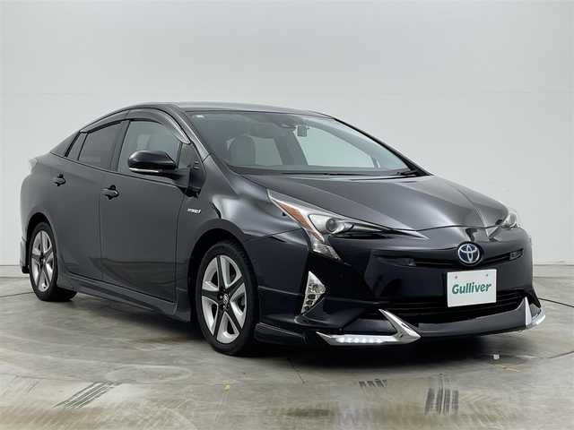 トヨタ プリウス A ツーリングセレクション 岡山県 2016(平28)年 7.6万km アティチュードブラックマイカ プッシュスタート/パーキングアシスト/スマートキー/ACC/ビルトインETC/バックカメラ/フルセグテレビ/純正９インチSDナビ/ヘッドアップディスプレイ/ドライブレコーダー/純正フロアマット/純正アルミホイール/レーンキープアシスト/オートライト/オートハイビーム/純正LEDヘッドライト/衝突被害軽減システム/フォグランプ