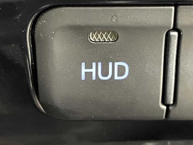 トヨタ プリウス A ツーリングセレクション 岡山県 2016(平28)年 7.6万km アティチュードブラックマイカ プッシュスタート/パーキングアシスト/スマートキー/ACC/ビルトインETC/バックカメラ/フルセグテレビ/純正９インチSDナビ/ヘッドアップディスプレイ/ドライブレコーダー/純正フロアマット/純正アルミホイール/レーンキープアシスト/オートライト/オートハイビーム/純正LEDヘッドライト/衝突被害軽減システム/フォグランプ