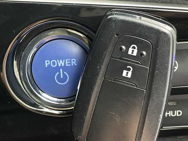 トヨタ プリウス A 新潟県 2019(令1)年 7万km 黒 純正ナビ/CD/DVD/BT/フルセグ/バックカメラ/LEDヘッドライト/デジタルインナーミラー/ステアリングスイッチ/純正エンジンスターター/BSM/コーナーセンサー前後/純正フロアマット/ドライブレコーダー/レーンアシスト/オートライト/レーダークルーズコントロール