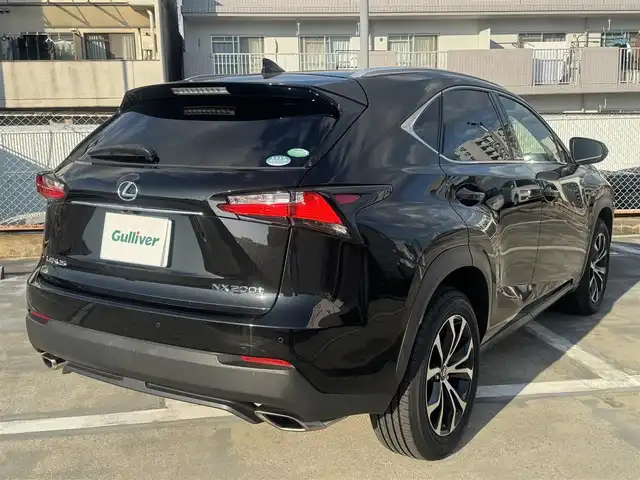 レクサス ＮＸ 200t Fスポーツ 広島県 2015(平27)年 7.3万km スターライトブラックガラスフレーク MOPムーンルーフ/MOPルーフレール/MOP三眼LEDヘッドランプ/MOP18インチ5本ツインスポーク切削光輝ブラック塗装アルミホイール/ドライブモードセレクト/専用革スポーツシート/運転席&助手席/・パワーシート/・シートヒーター/・シートベンチレーション/MOPパワーバックドア/SDナビゲーションシステム/・フルセグテレビ/・CD&DVD&Blu-ray再生可/・Bluetooth/・バックガイドモニター/・サイドモニター/ビルトインETC/ドライブレコーダー/クルーズコントロール/MOPクリアランスソナー&バックソナー/フロアマット/新車保証書有/取扱説明書有/MOP（メーカーオプション）