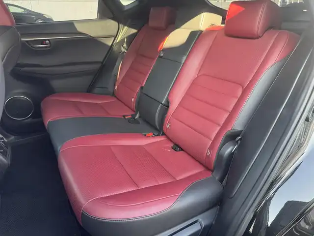 レクサス ＮＸ 200t Fスポーツ 広島県 2015(平27)年 7.3万km スターライトブラックガラスフレーク MOPムーンルーフ/MOPルーフレール/MOP三眼LEDヘッドランプ/MOP18インチ5本ツインスポーク切削光輝ブラック塗装アルミホイール/ドライブモードセレクト/専用革スポーツシート/運転席&助手席/・パワーシート/・シートヒーター/・シートベンチレーション/MOPパワーバックドア/SDナビゲーションシステム/・フルセグテレビ/・CD&DVD&Blu-ray再生可/・Bluetooth/・バックガイドモニター/・サイドモニター/ビルトインETC/ドライブレコーダー/クルーズコントロール/MOPクリアランスソナー&バックソナー/フロアマット/新車保証書有/取扱説明書有/MOP（メーカーオプション）