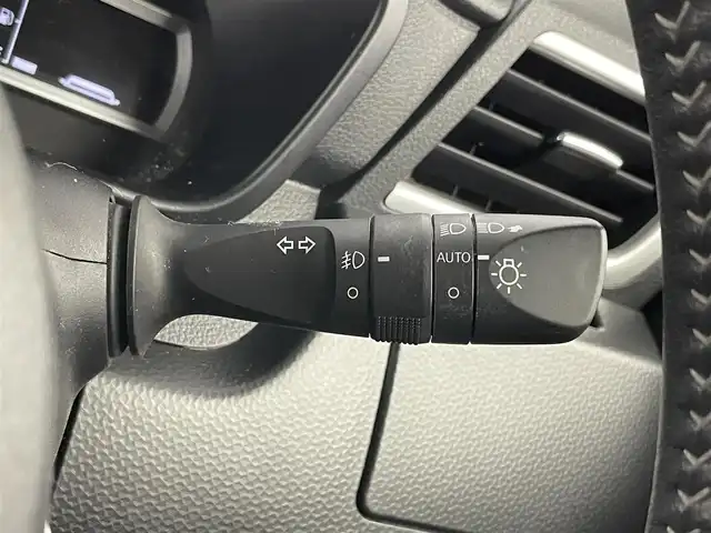 トヨタ ルーミー カスタムG－T 埼玉県 2021(令3)年 3.3万km パールホワイトⅢ 社９インチナビ　ＥＴＣ　前後ドライブレコーダー　シートヒーター　レーダークルーズコントロール　ＨＤＭＩ　両側パワースライドドア　純正アルミホイール　オートライト　スマートキー　ＬＥＤヘッドライト　ＴＶ