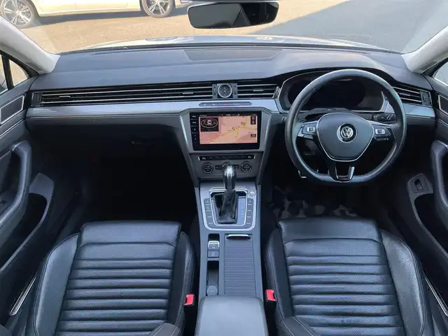 フォルクスワーゲン パサート オールトラック TDI 4モーション アドバンス 山梨県 2020(令2)年 5.5万km オリックスホワイトマザーオブパールエフェクト 純正メモリナビ/　（CD/DVD/Bluetooth/USB）/AppleCarPlay/AndroidAuto/パノラマSR/360°カメラ/黒革/パワーシート/シートヒーター/ベンチレーション/ステアリングヒーター/プリクラッシュ/ACC/LKA/ブラインドスポットアシスト/前後PDC/パドルシフト/電動テールゲート/純正18インチAW/ETC2.0