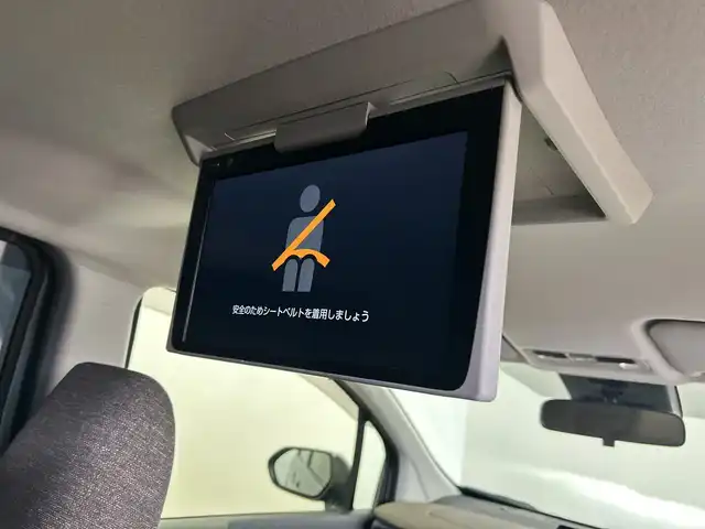 トヨタ シエンタ ハイブリッド Z 鹿児島県 2023(令5)年 1.9万km アーバンカーキ 純正10.5インチディスプレイオーディオ（ナビ機能付）/（AM/FM/Bluetooth/フルセグテレビ）/パノラミックビューモニター/フリップダウンモニター/トヨタセーフティセンス/・プリクラッシュセーフティ/・レーンキープアシスト/・レーダークルーズコントロール/・アダプティブハイビームシステム/・ロードサインアシスト/両側パワースライドドア/ビルトインETC/LEDオートライト/純正フロアマット/ブラインドスポットモニター/100V電源/スマートキー/スペアキー