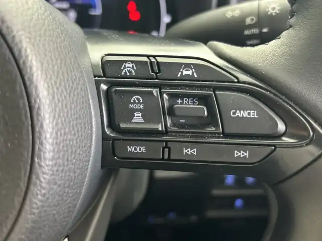 トヨタ シエンタ ハイブリッド Z 鹿児島県 2023(令5)年 1.9万km アーバンカーキ 純正10.5インチディスプレイオーディオ（ナビ機能付）/（AM/FM/Bluetooth/フルセグテレビ）/パノラミックビューモニター/フリップダウンモニター/トヨタセーフティセンス/・プリクラッシュセーフティ/・レーンキープアシスト/・レーダークルーズコントロール/・アダプティブハイビームシステム/・ロードサインアシスト/両側パワースライドドア/ビルトインETC/LEDオートライト/純正フロアマット/ブラインドスポットモニター/100V電源/スマートキー/スペアキー