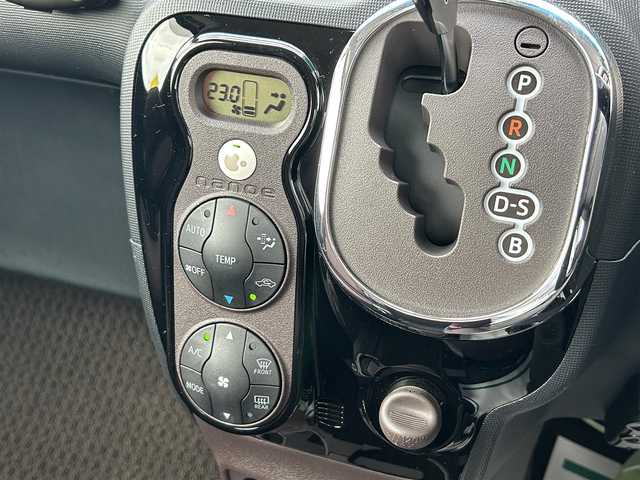 トヨタ スペイド G 大分県 2014(平26)年 5.1万km ホワイトパールクリスタルシャイン  ワンオーナー/ 社外メモリナビ/　・フルセグTV/　・BTオーディオ/　・CD/DVD再生/　・AM/FM/　・バックカメラ/ 片側パワースライドドア/ 運転席シートヒーター/ 横滑り防止装置/ ETC/ 12Vシガーソケット/ 純正フロアマット/ 電動格納ミラー/ KENWOODツィータースピーカー/ クラリオンサブウーファー/ 純正15インチアルミホイール/ ドアバイザー