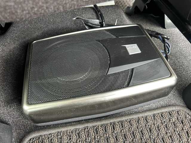 トヨタ スペイド G 大分県 2014(平26)年 5.1万km ホワイトパールクリスタルシャイン  ワンオーナー/ 社外メモリナビ/　・フルセグTV/　・BTオーディオ/　・CD/DVD再生/　・AM/FM/　・バックカメラ/ 片側パワースライドドア/ 運転席シートヒーター/ 横滑り防止装置/ ETC/ 12Vシガーソケット/ 純正フロアマット/ 電動格納ミラー/ KENWOODツィータースピーカー/ クラリオンサブウーファー/ 純正15インチアルミホイール/ ドアバイザー