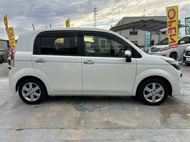 トヨタ スペイド G 大分県 2014(平26)年 5.1万km ホワイトパールクリスタルシャイン  ワンオーナー/ 社外メモリナビ/　・フルセグTV/　・BTオーディオ/　・CD/DVD再生/　・AM/FM/　・バックカメラ/ 片側パワースライドドア/ 運転席シートヒーター/ 横滑り防止装置/ ETC/ 12Vシガーソケット/ 純正フロアマット/ 電動格納ミラー/ KENWOODツィータースピーカー/ クラリオンサブウーファー/ 純正15インチアルミホイール/ ドアバイザー