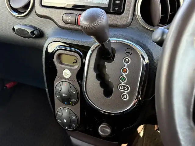 トヨタ スペイド G 大分県 2014(平26)年 5.1万km ホワイトパールクリスタルシャイン  ワンオーナー/ 社外メモリナビ/　・フルセグTV/　・BTオーディオ/　・CD/DVD再生/　・AM/FM/　・バックカメラ/ 片側パワースライドドア/ 運転席シートヒーター/ 横滑り防止装置/ ETC/ 12Vシガーソケット/ 純正フロアマット/ 電動格納ミラー/ KENWOODツィータースピーカー/ クラリオンサブウーファー/ 純正15インチアルミホイール/ ドアバイザー